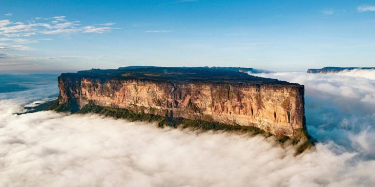 monte roraima 768x384 1 - Discover the most beautiful places in Brazil
