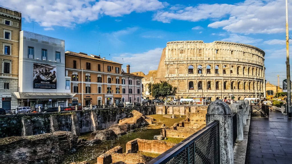 pexels pixabay 532263 1024x576 - Itinerario épico para descubrir Italia