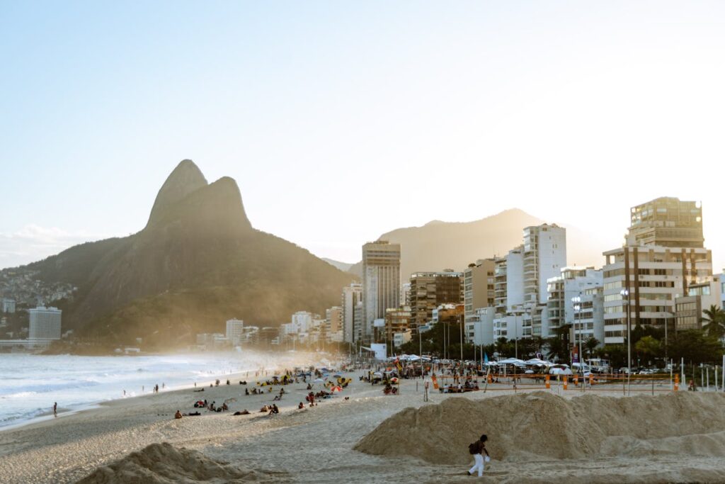 pexels viniciusvieirafotografia 18017496 1024x683 - Las 10 mejores playas de Brasil para un verano inolvidable